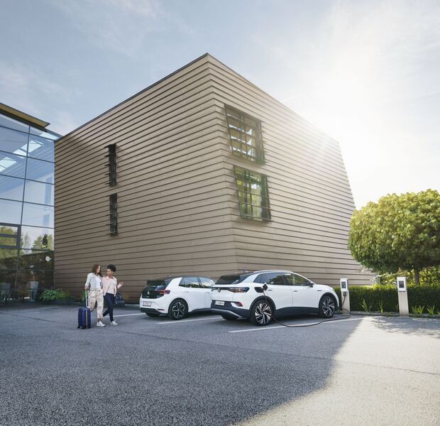 KEBA KeContact P30 x-series EN Type2 22kW-WLAN/4G-RFID-RG Wallbox | white 3