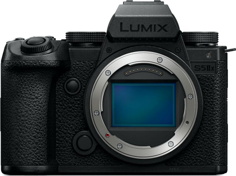 Panasonic Lumix DC-S5IIX | black 1