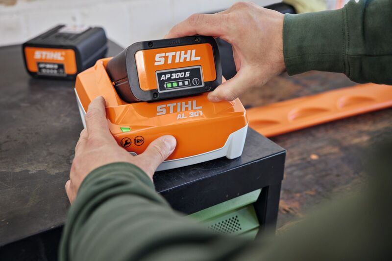 STIHL HSA 86 Cisaille à haies sans fil en kit | orange/gris/noir 4